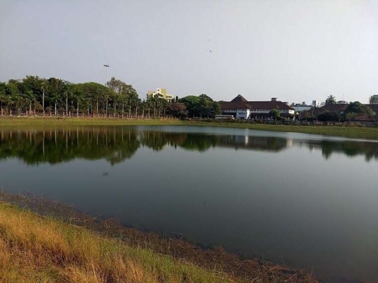 Mananchira Pond and Gardens-3